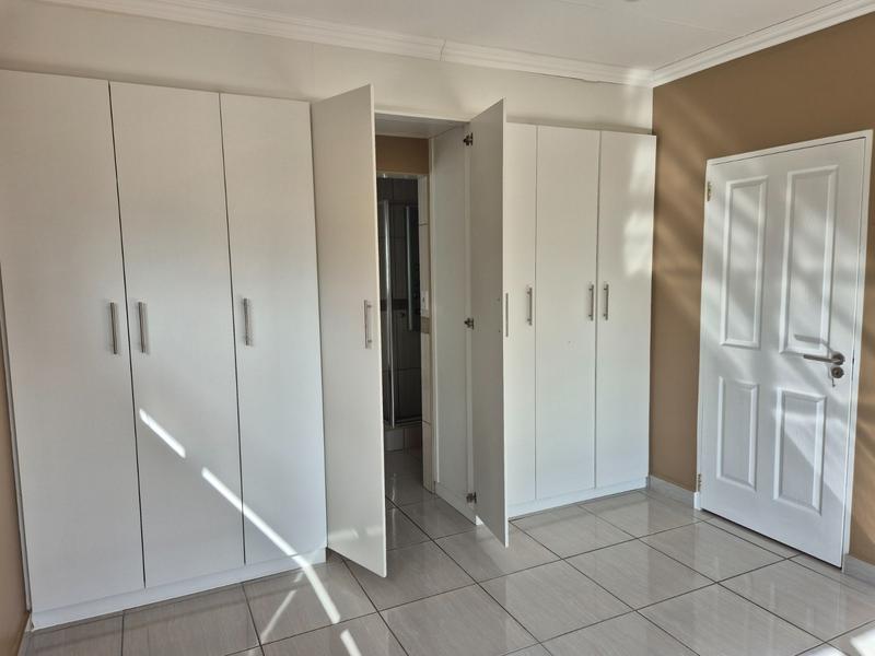 To Let 3 Bedroom Property for Rent in Blue Ridge Western Cape